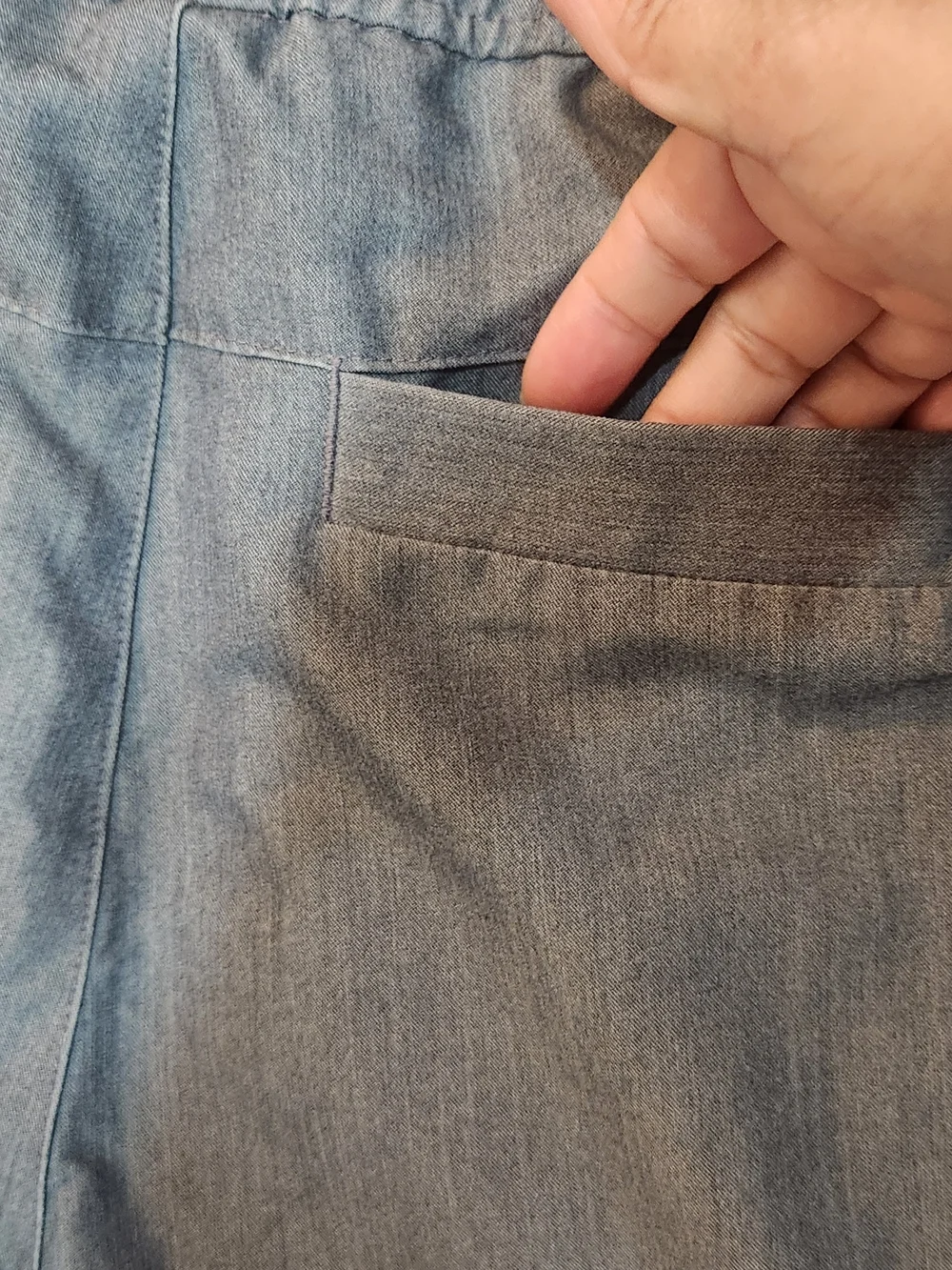 Figs Men's Gray Jogger Scrub Pants with Green Drawstring Size M